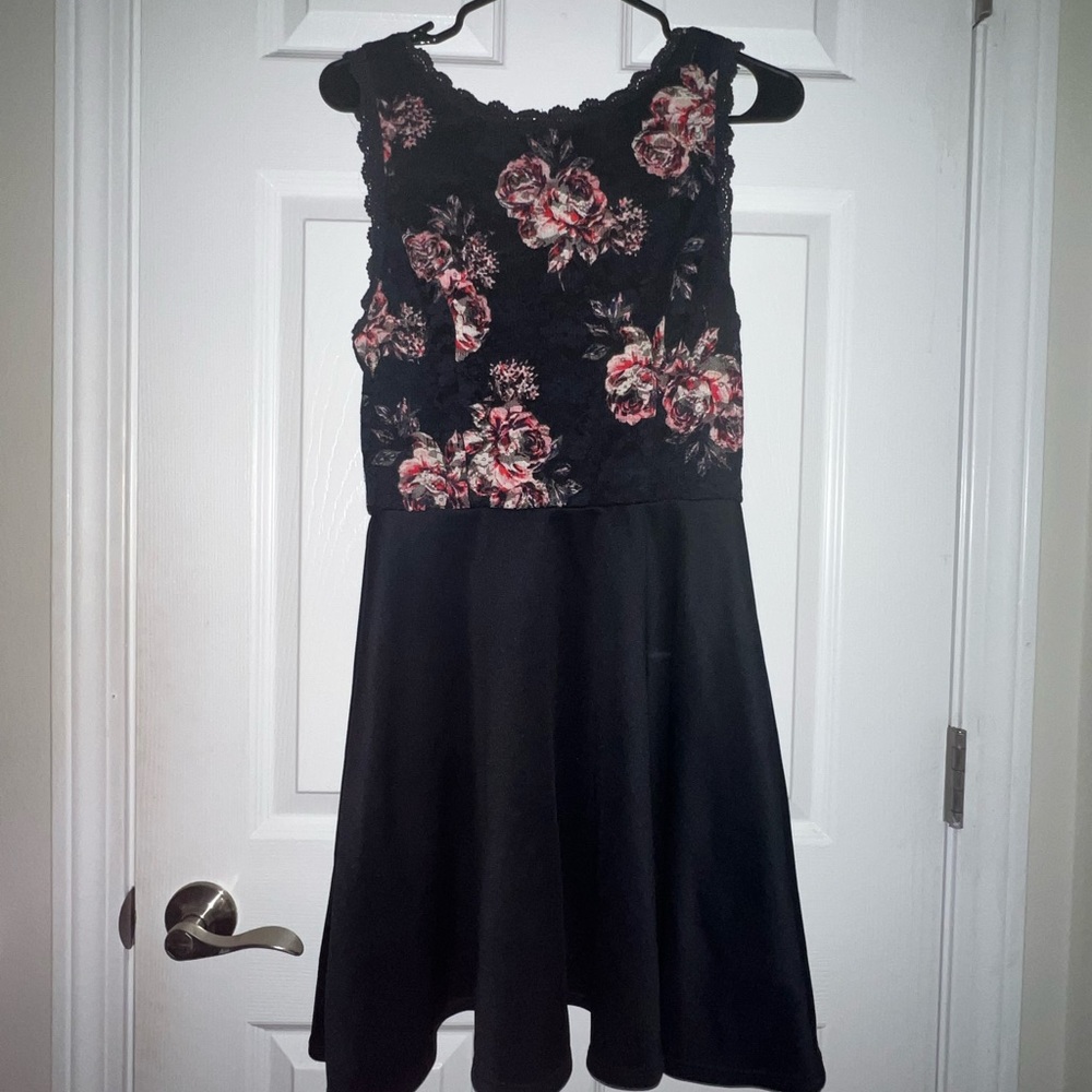 Francesca’s dress worn a handful of time, still in great condition!!